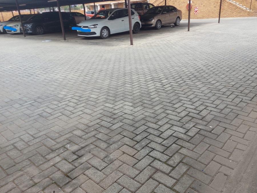 2 Bedroom Property for Sale in Rustenburg Central North West